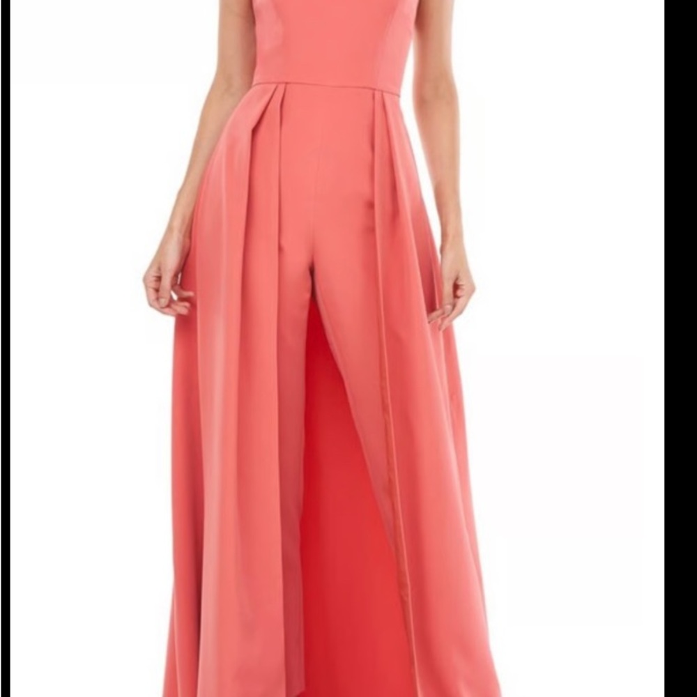 Kay Unger Coral Sleeveless Gown
